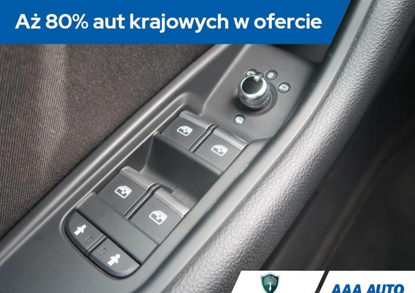 Audi A4 cena 96000 przebieg: 71971, rok produkcji 2018 z Kraków małe 326